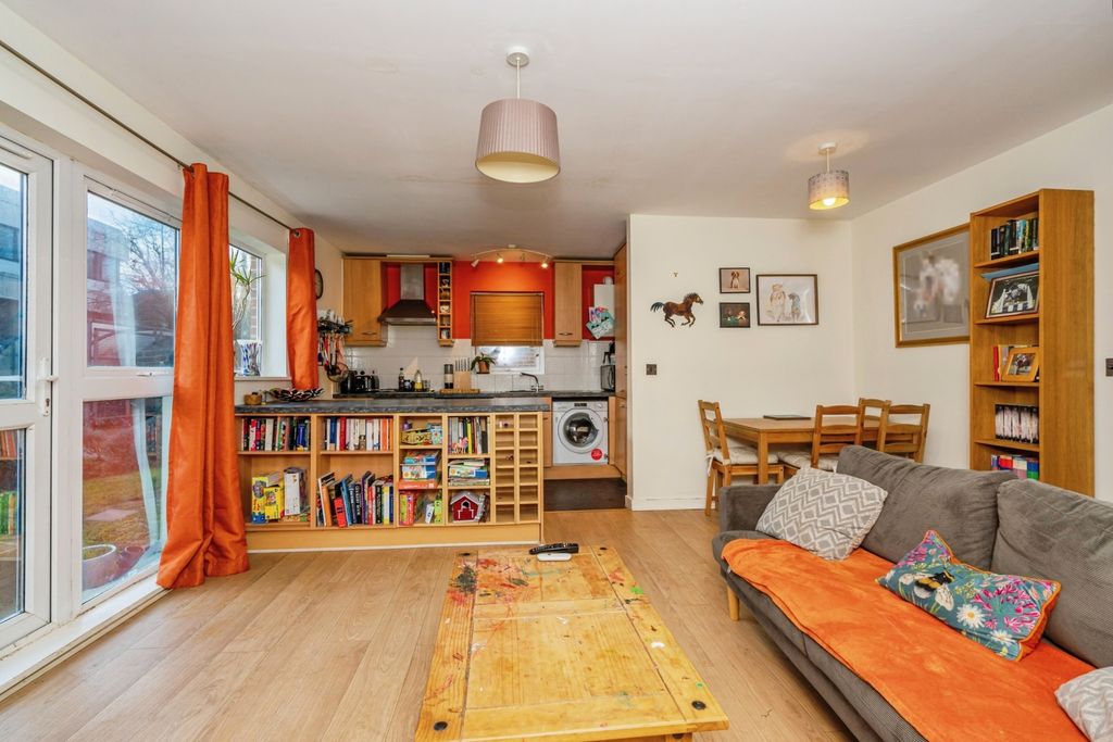 Property photo 3 of 14 Picture No. 14