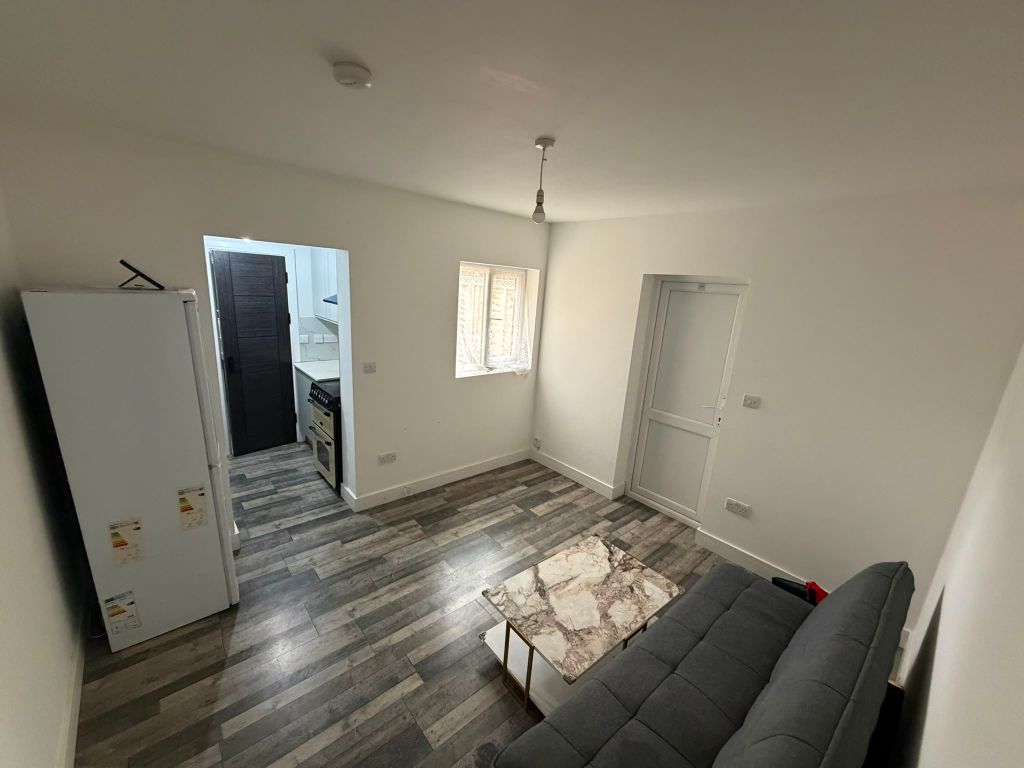 Property photo 3 of 8