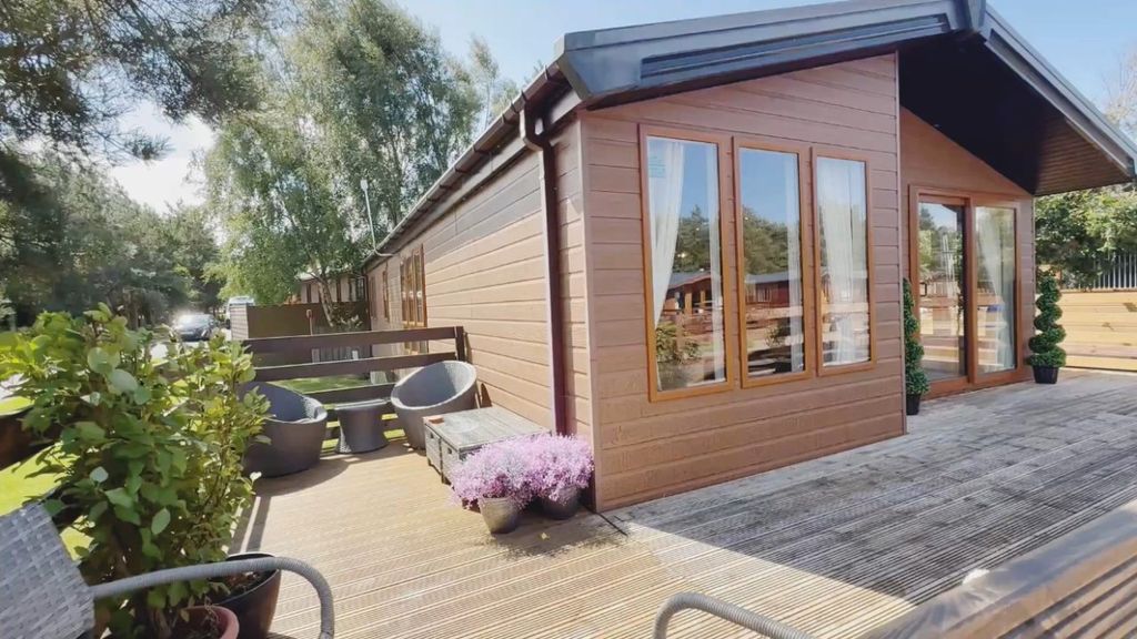 Property photo 1 of 12 Willerby Lodge In Felmoor Exterior 1