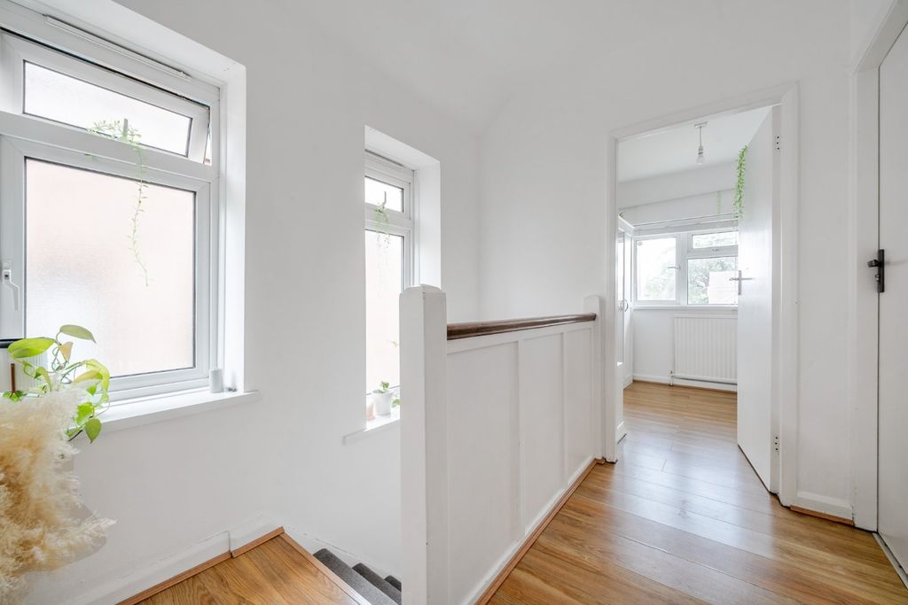 Property photo 3 of 6 Picture No. 17