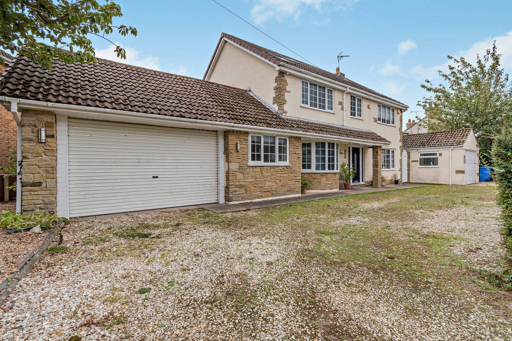 Property photo 2 of 30