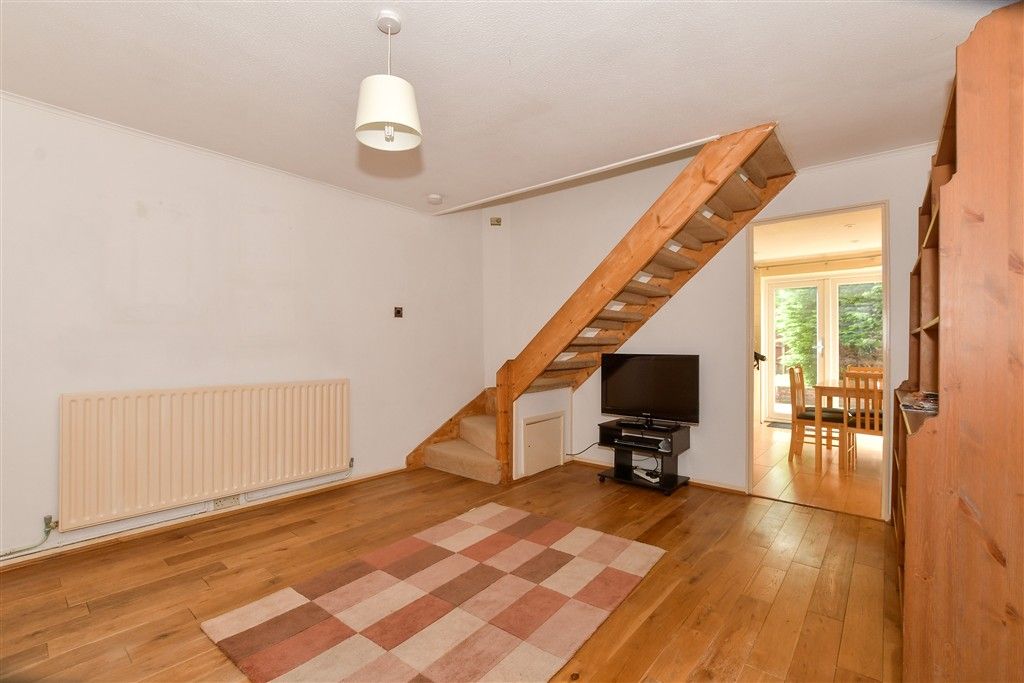 Property photo 3 of 16 Lounge