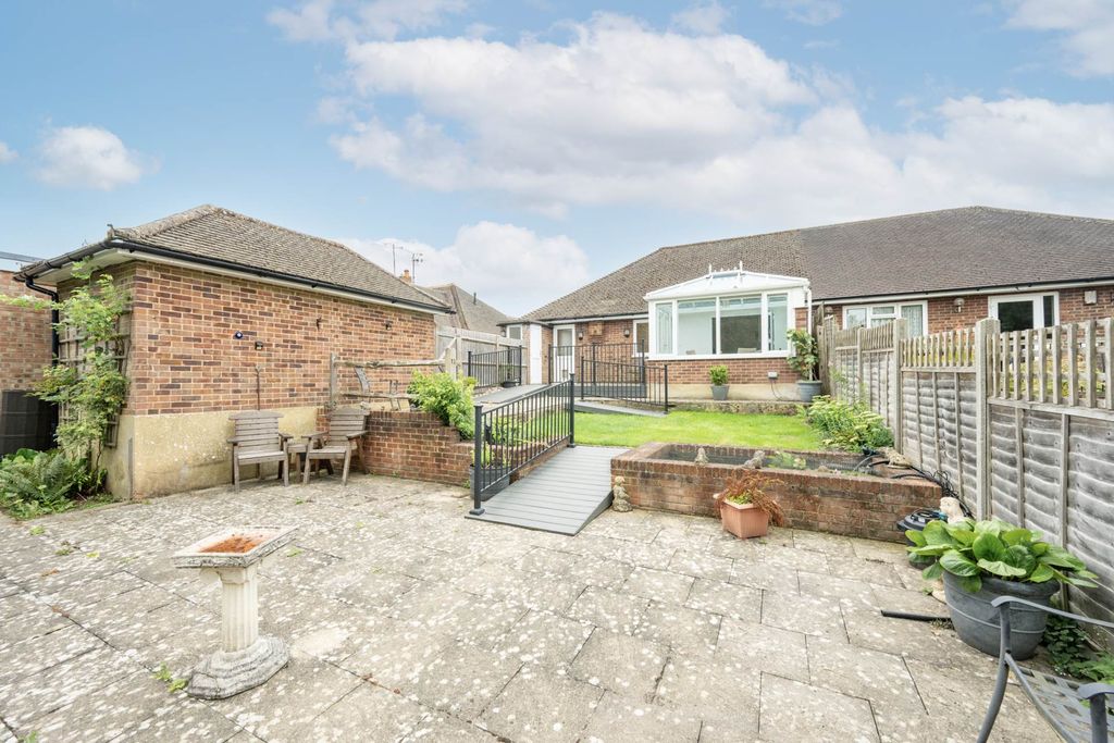 Property photo 2 of 21