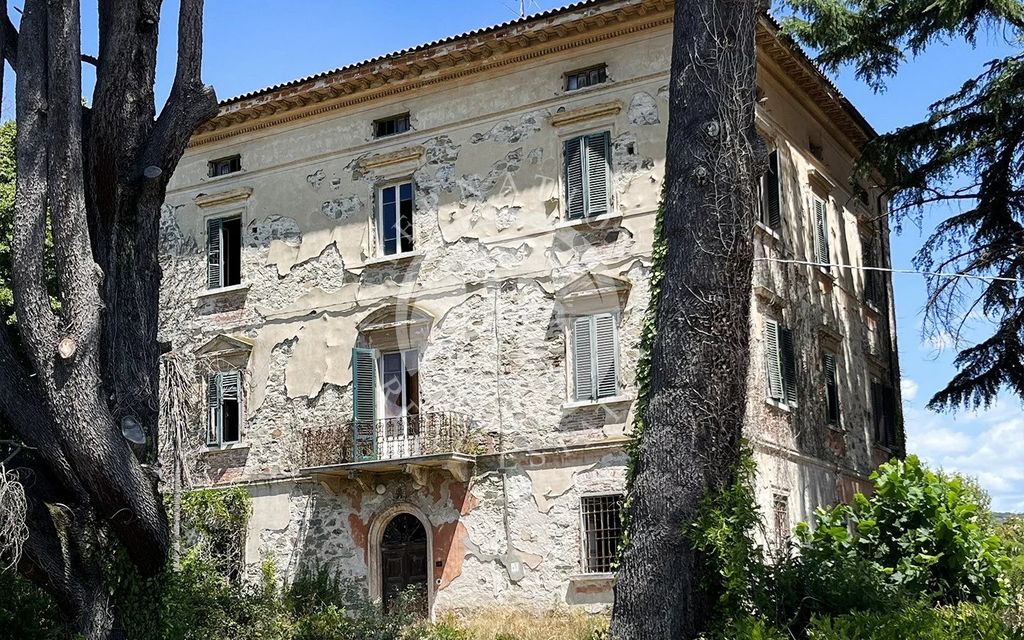 Property photo 2 of 21