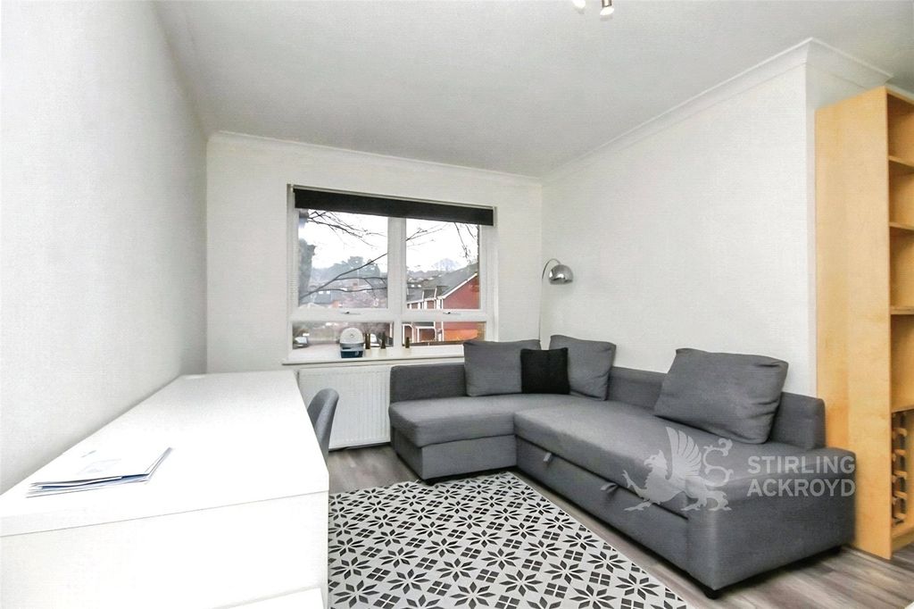 Property photo 3 of 6 Studio Room