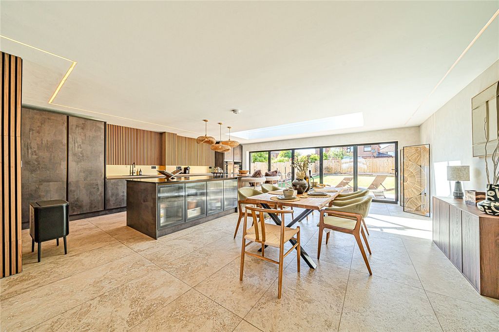 Property photo 2 of 35 Kitchen/Diner