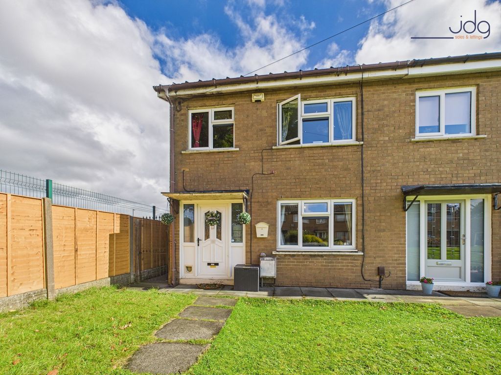 Property photo 1 of 10 Welcome To Stratford Close