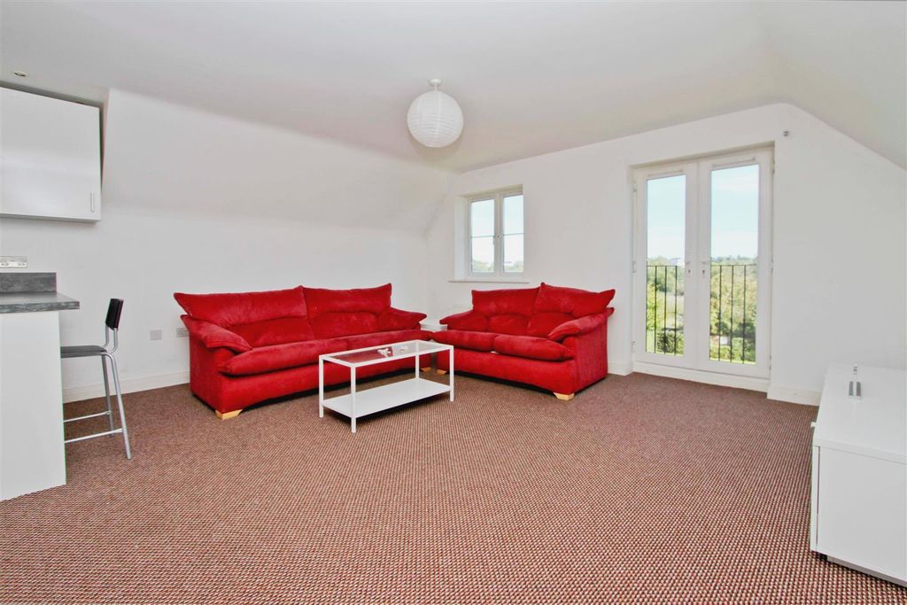 Property photo 2 of 11 Living Room