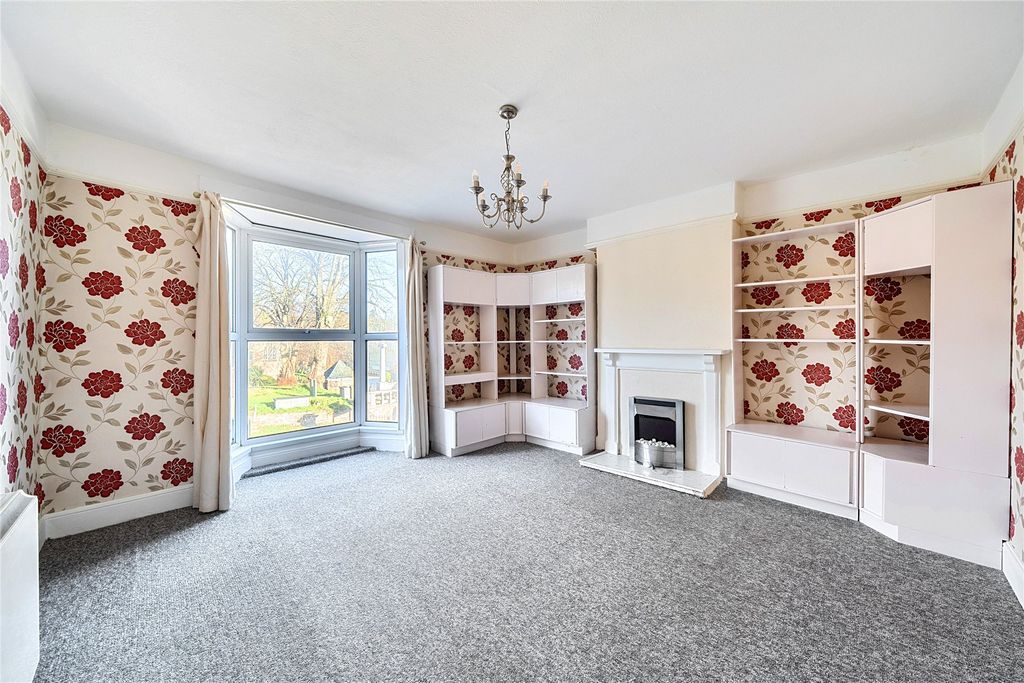 Property photo 2 of 21 Picture No. 15