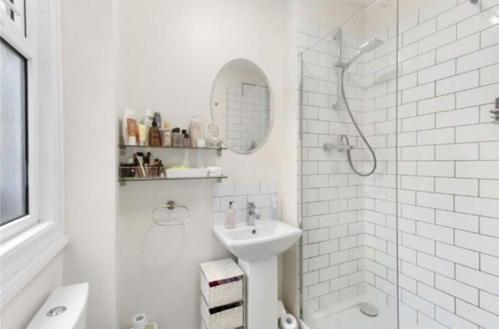 Property photo 3 of 4