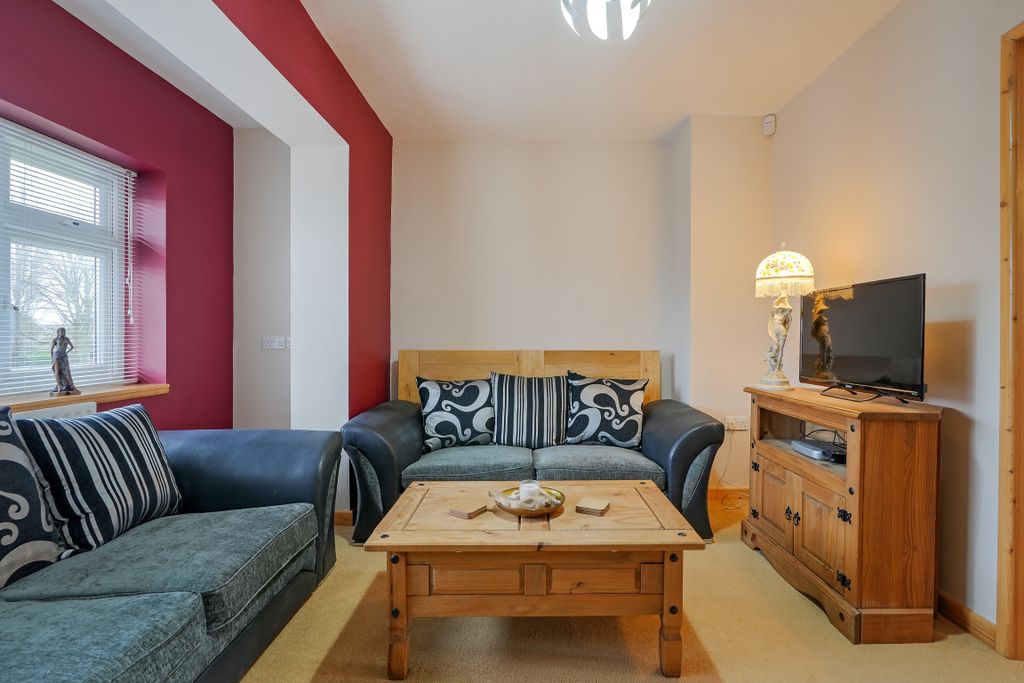 Property photo 2 of 50 Dsc05636