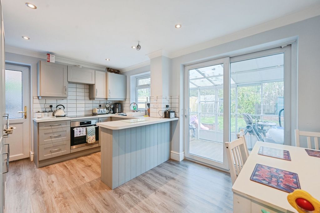 Property photo 2 of 17 Photo