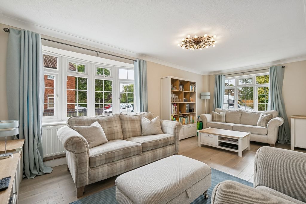 Property photo 2 of 19 5115563