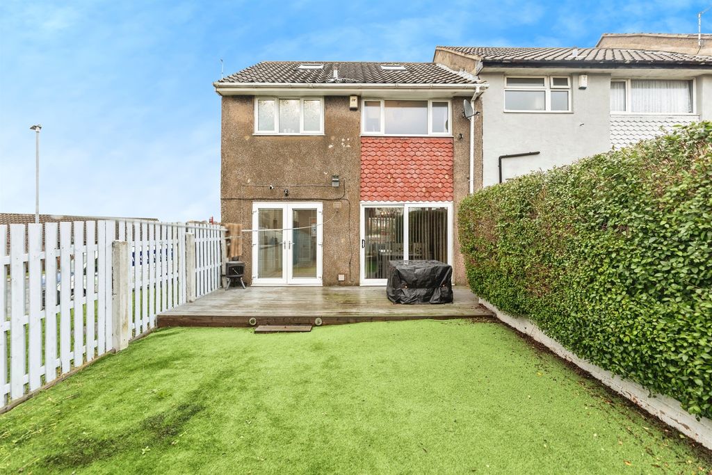 Property photo 2 of 20