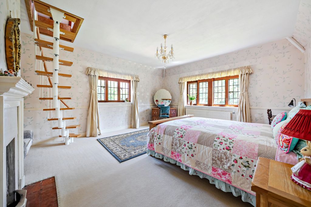 Property photo 3 of 41