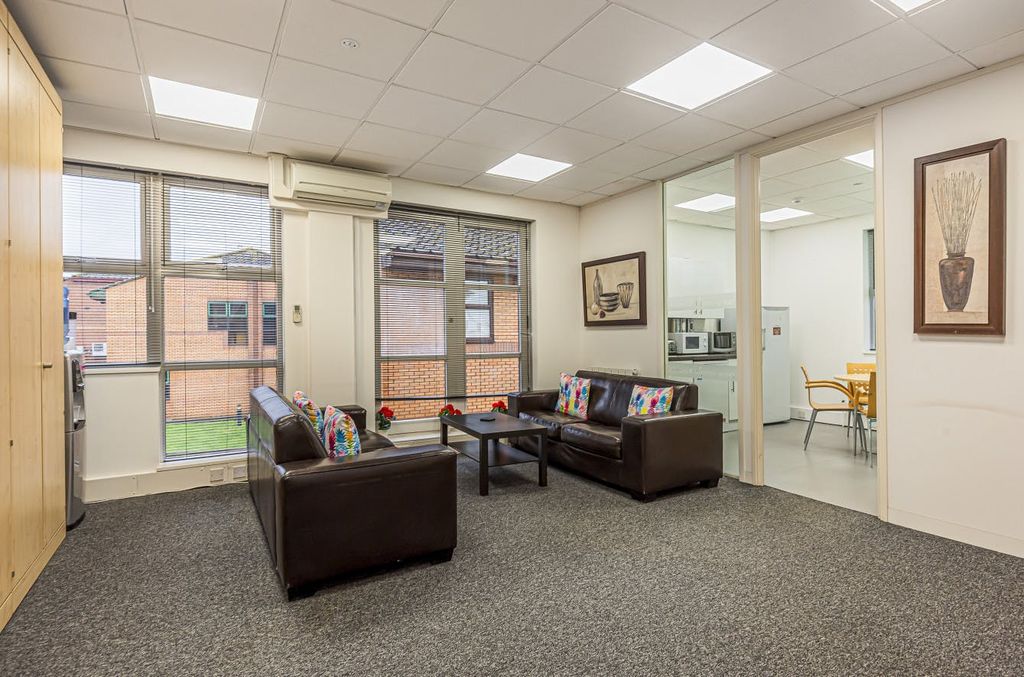 Property photo 3 of 8 586837 (2).Jpg