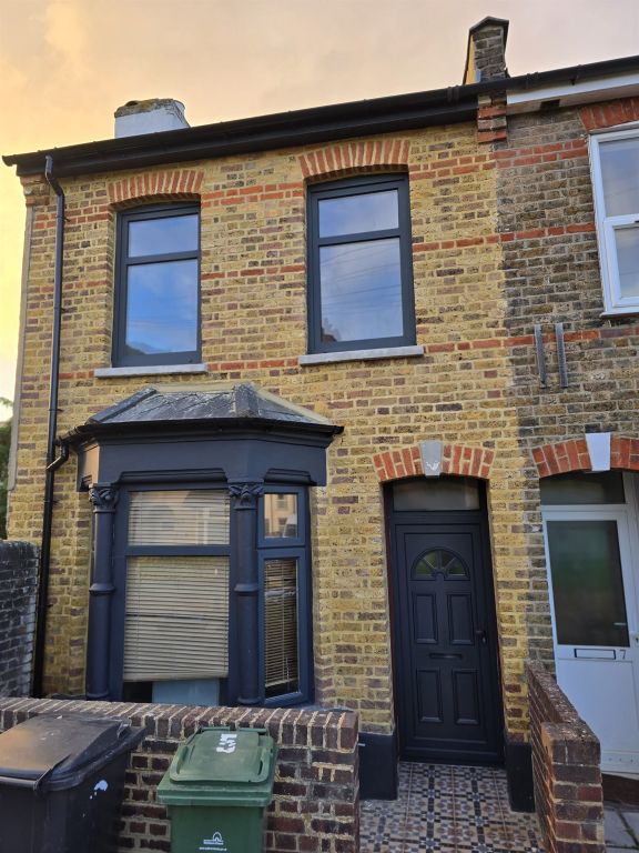 Property photo 1 of 2