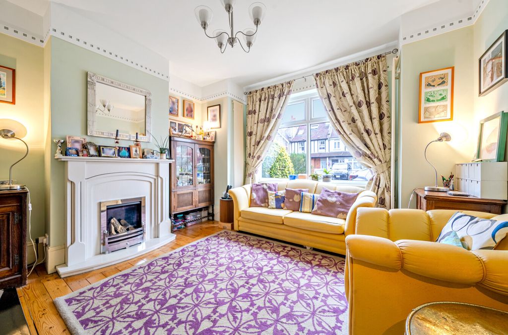 Property photo 2 of 20 1364080-9-68F8A0F...