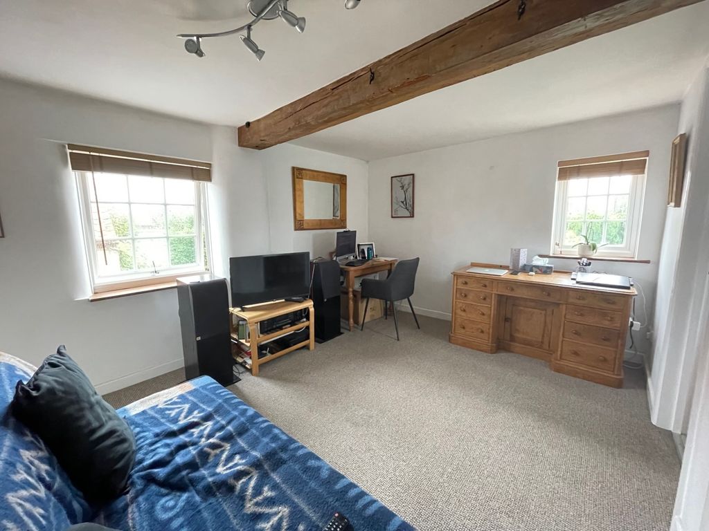 Property photo 2 of 6