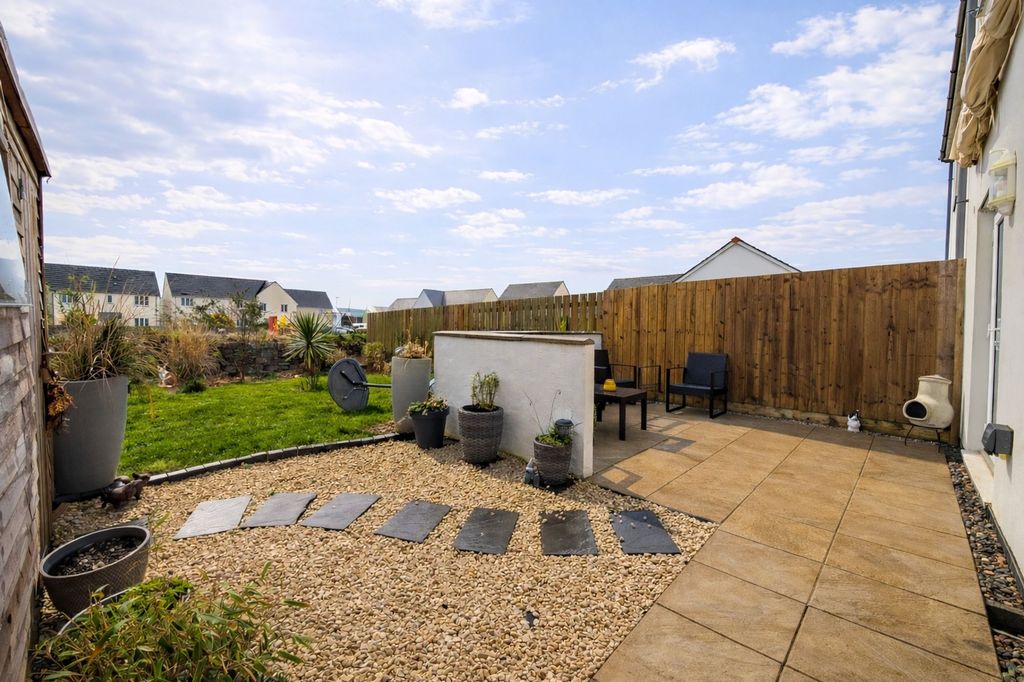 Property photo 2 of 19 Garden