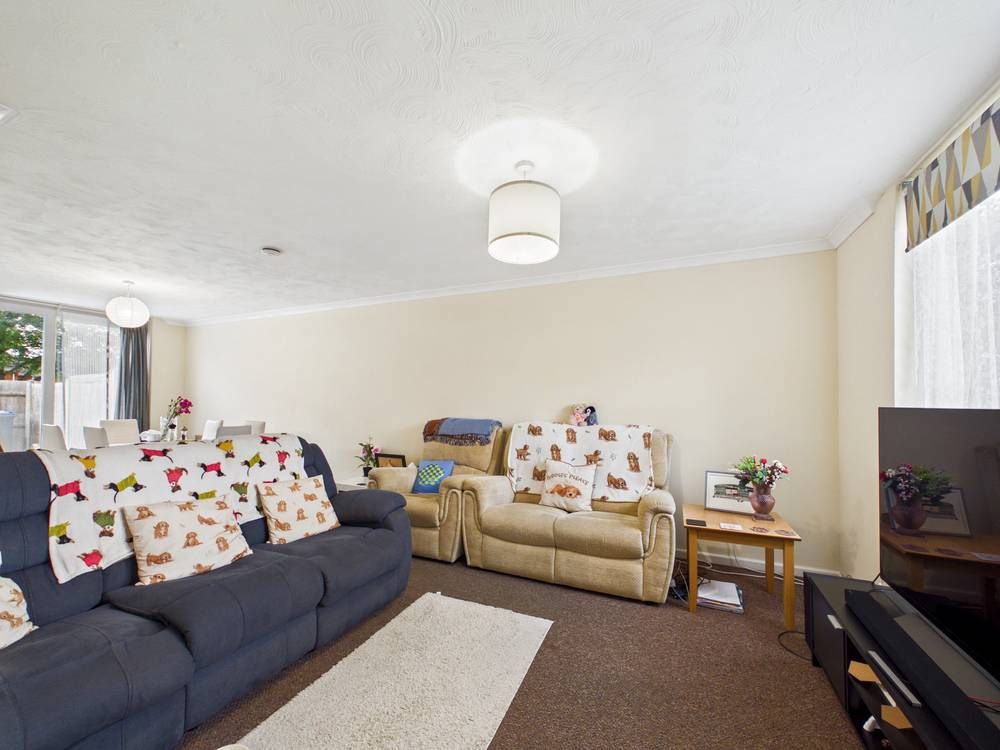 Property photo 2 of 12 Giraffe360-Still001
