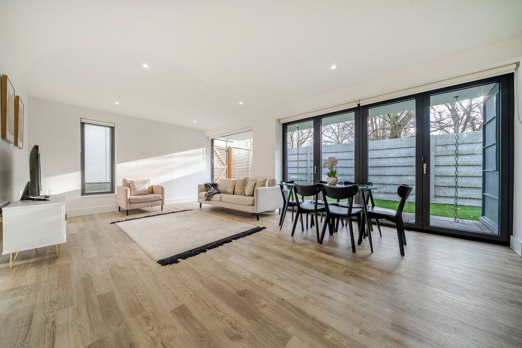 Property photo 1 of 27