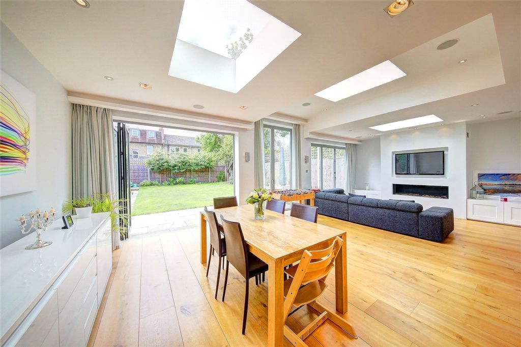 Property photo 3 of 12 Open Plan Living