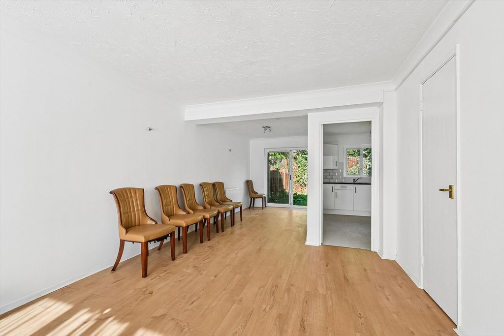 Property photo 1 of 12 Image