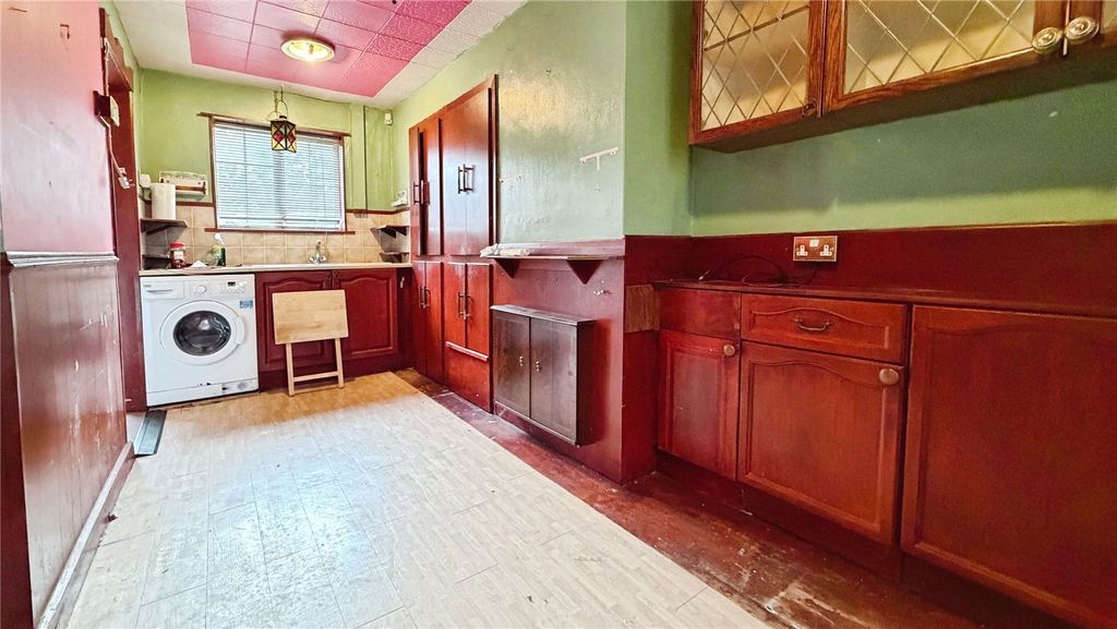 Property photo 3 of 14 Kitchen