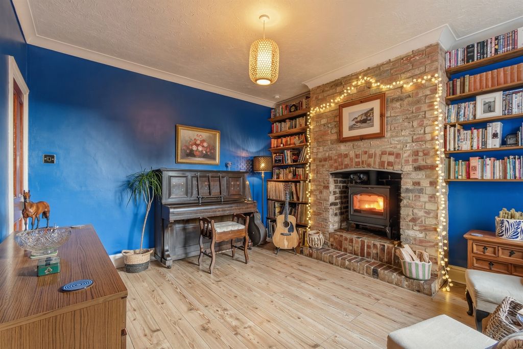 Property photo 3 of 19