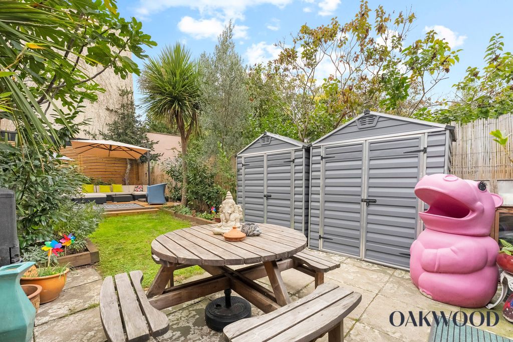 Property photo 2 of 37