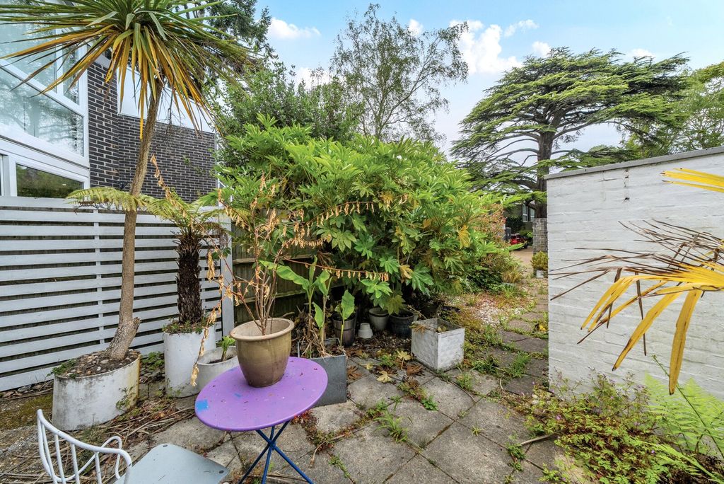 Property photo 2 of 15 Picture No. 30