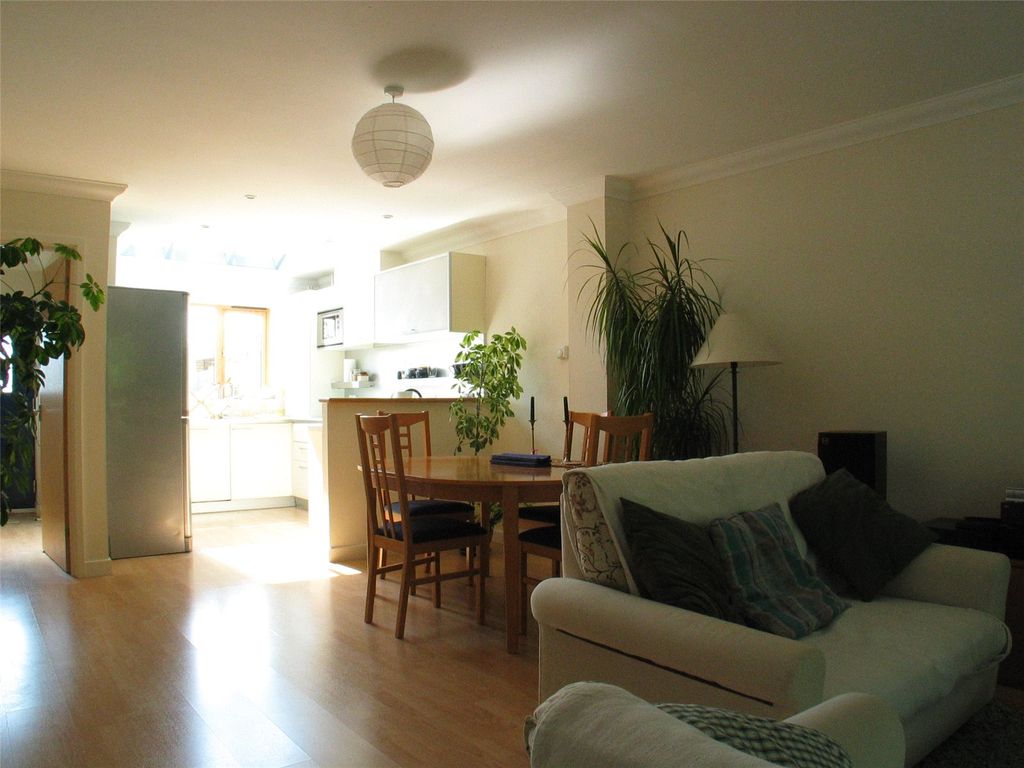 Property photo 3 of 5 Living Room