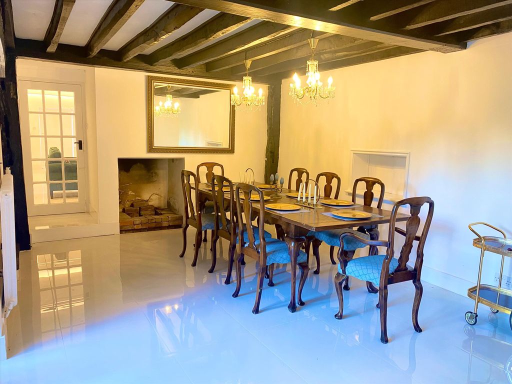 Property photo 1 of 18 Image