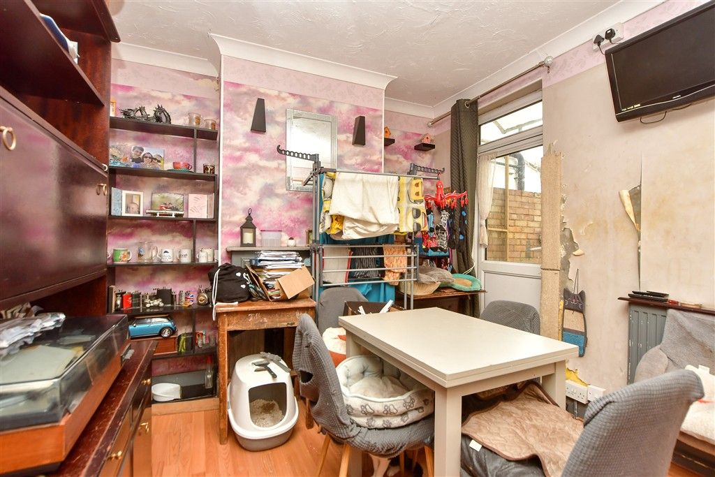 Property photo 2 of 10 Dining Room