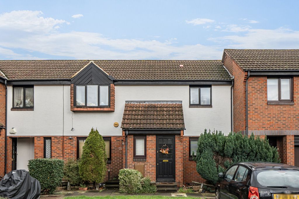 Property photo 1 of 9 1403614-11-697381...