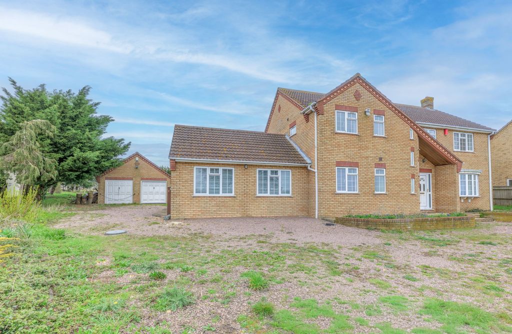 Property photo 3 of 45