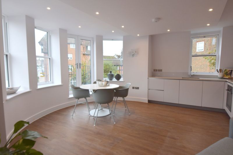 Property photo 1 of 8 Photo 6