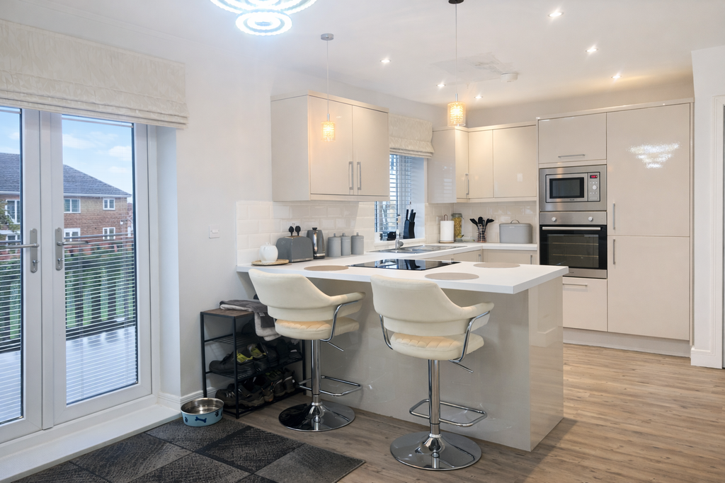 Property photo 2 of 14 Kitchen / Dining Area