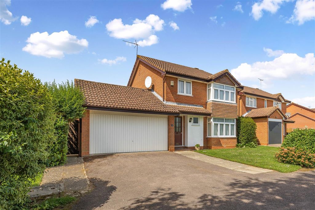 Property photo 1 of 23 3 Powys Grove, Banbury-1.Jpg