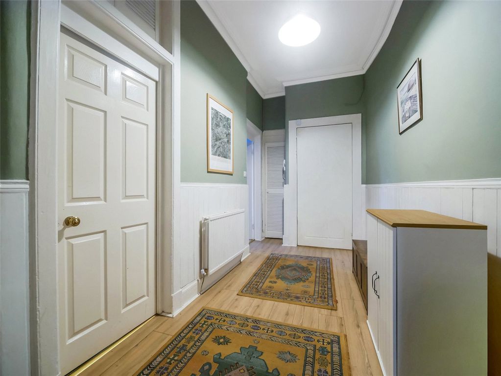 Property photo 3 of 22 Picture No. 02