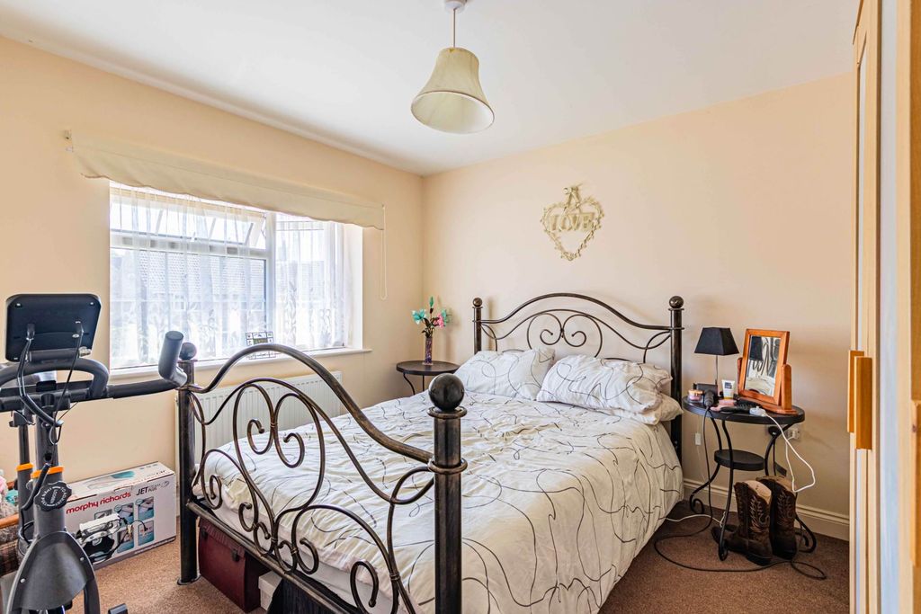 Property photo 2 of 11 Photo