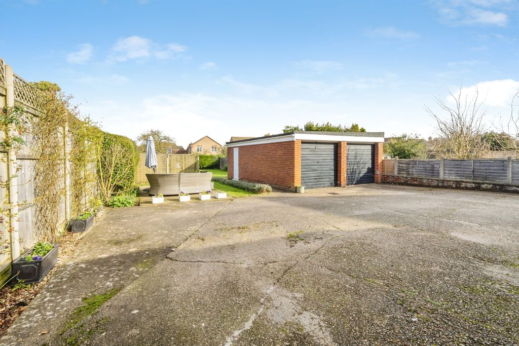 Property photo 2 of 21