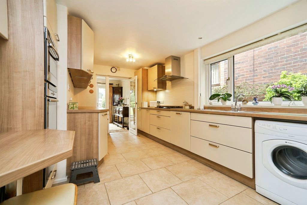 Property photo 3 of 19