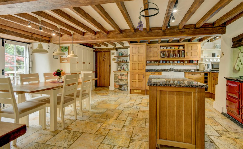 Property photo 2 of 25 Image