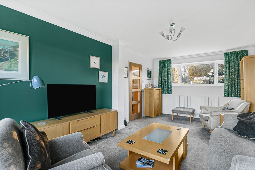 Property photo 2 of 32