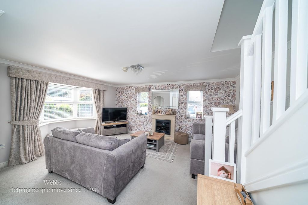 Property photo 2 of 47 Webbs -1.Jpg