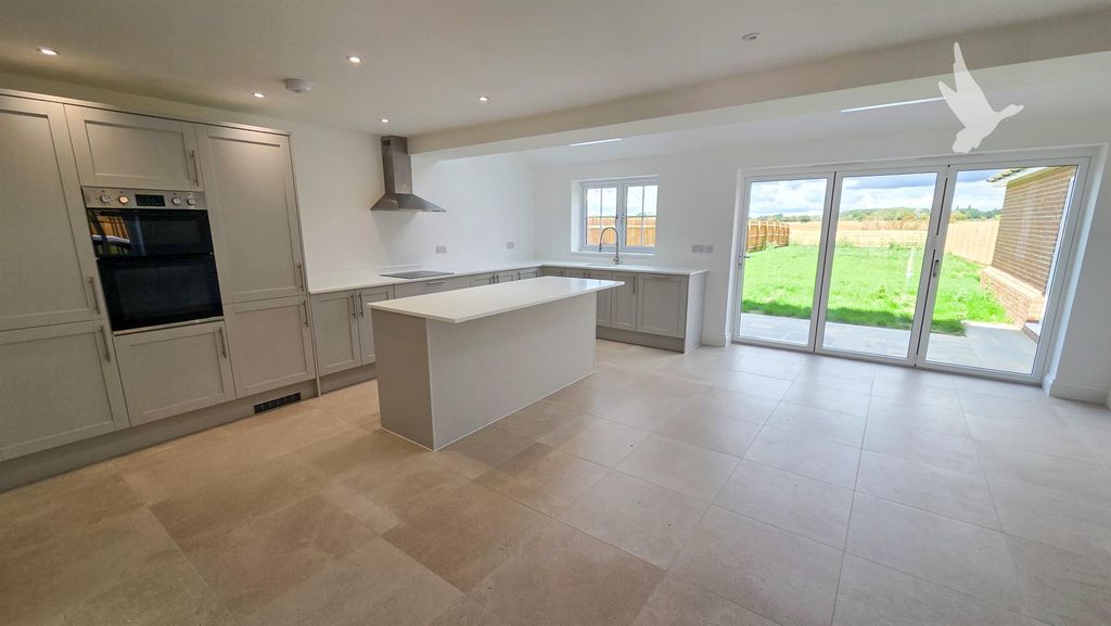 Property photo 2 of 16 47362.Jpg