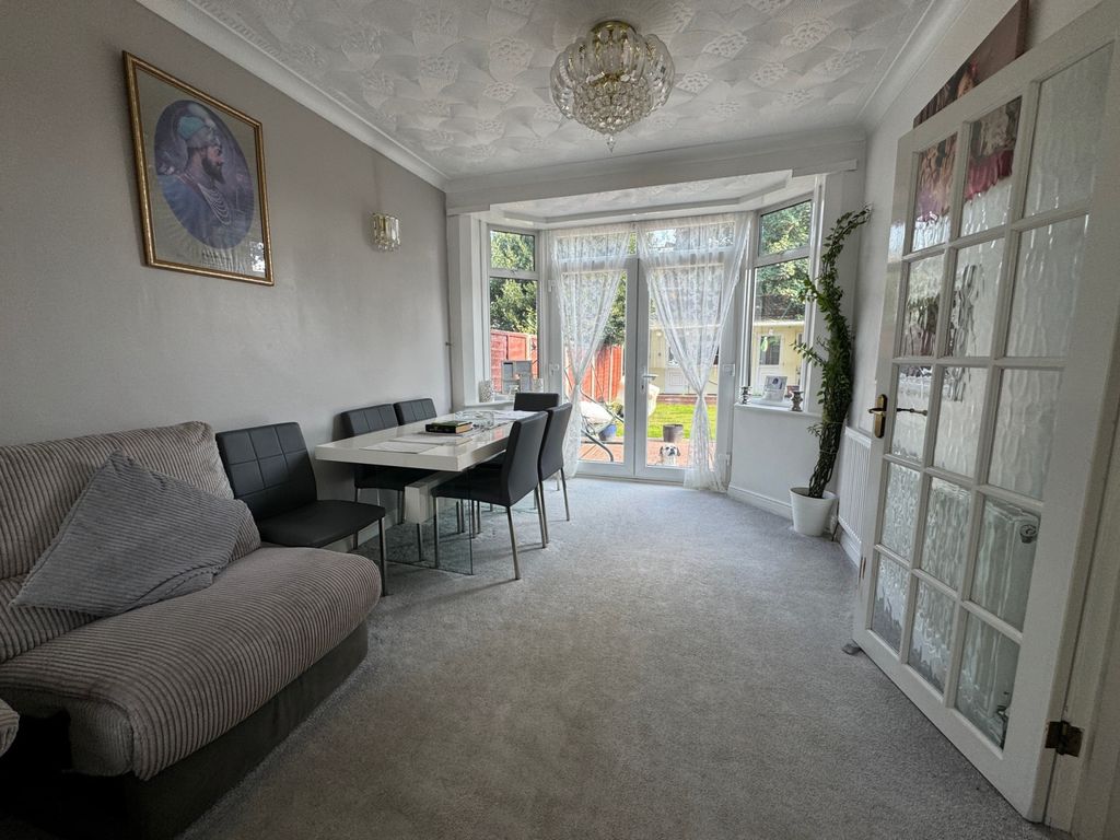 Property photo 3 of 20 Gallery
