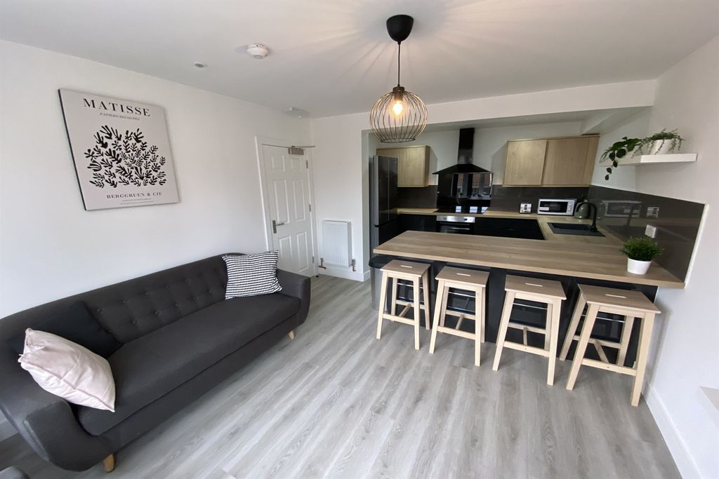 Property photo 1 of 23 (Main)